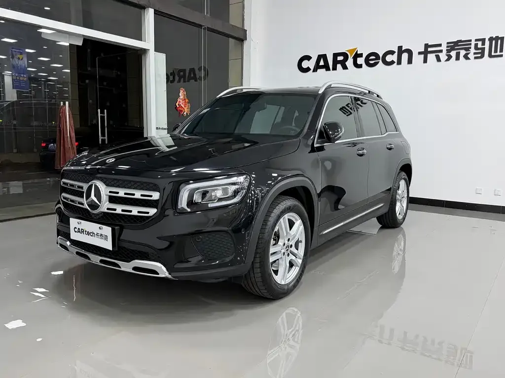Mercedes-Benz GLB — фото 1
