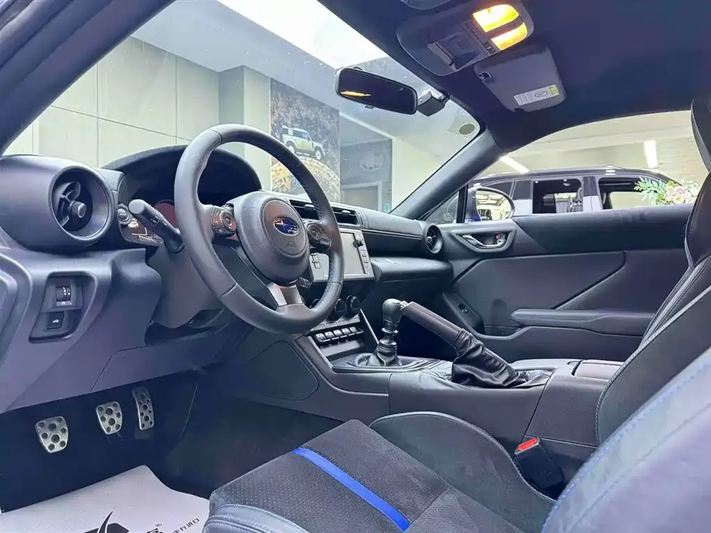 Subaru BRZ 2023 из CN, фото 9