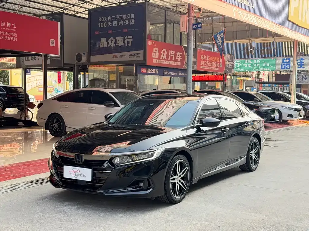 Honda Accord — фото 1