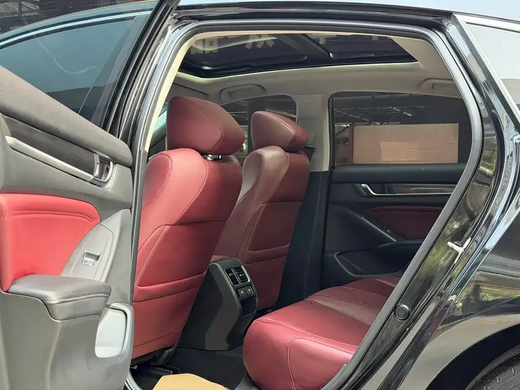 Honda Accord — фото 5