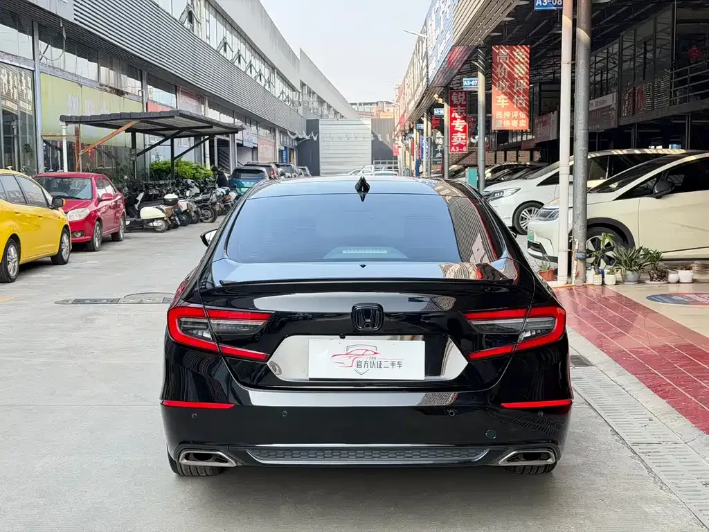 Honda Accord — фото 6