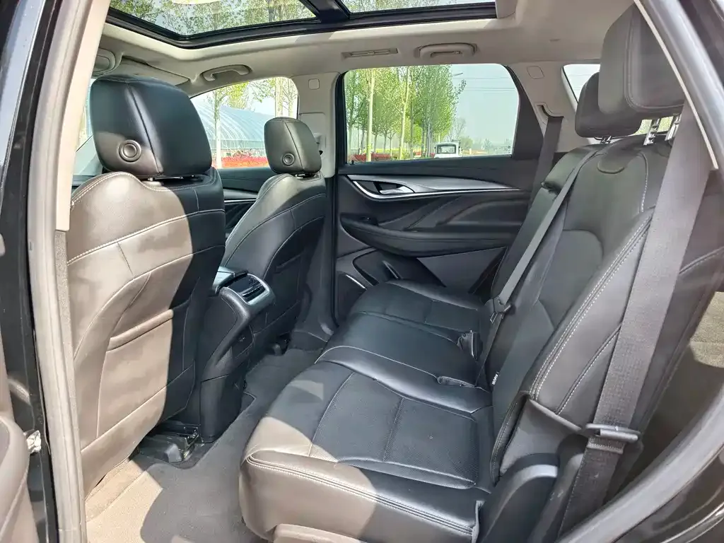Buick Enclave 2022 из CN, фото 2