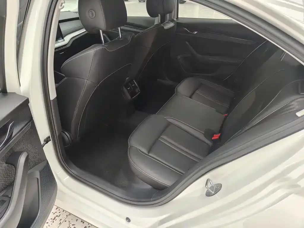 Skoda Octavia — фото 3