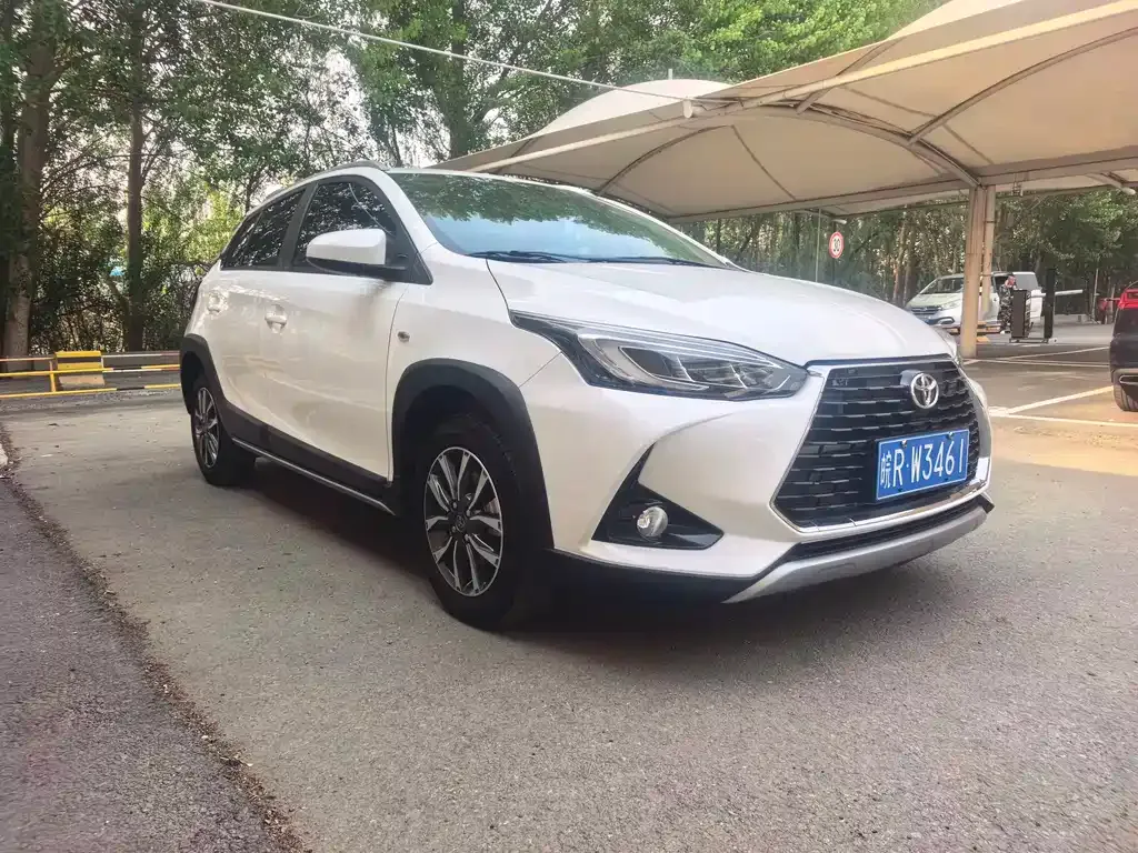 Toyota Yaris L — фото 9