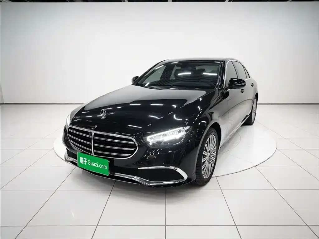 Mercedes-Benz E-Class — фото 4
