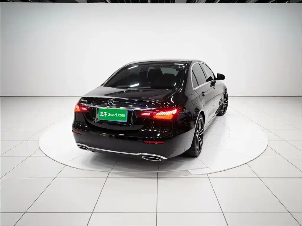 Mercedes-Benz E-Class — фото 10