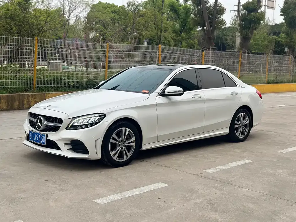 Mercedes-Benz C-Class — фото 1
