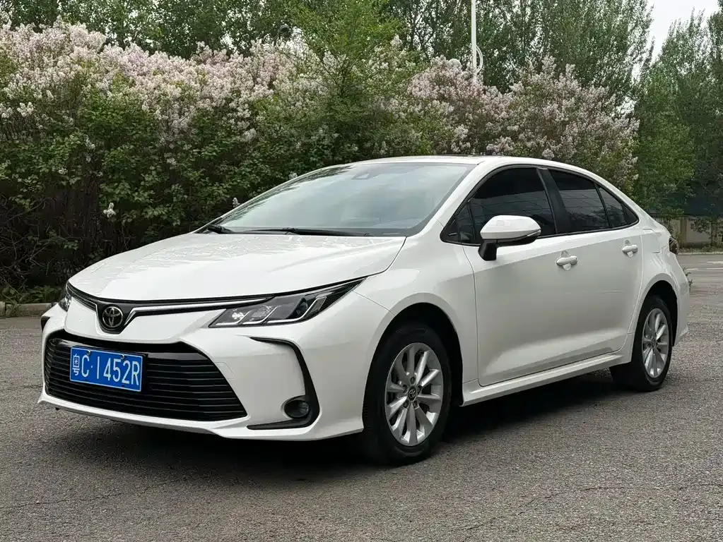 Toyota Corolla — фото 1