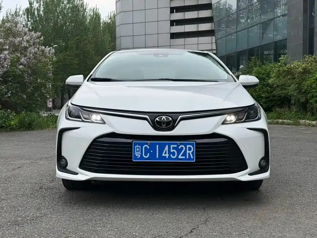 Toyota Corolla — фото 8