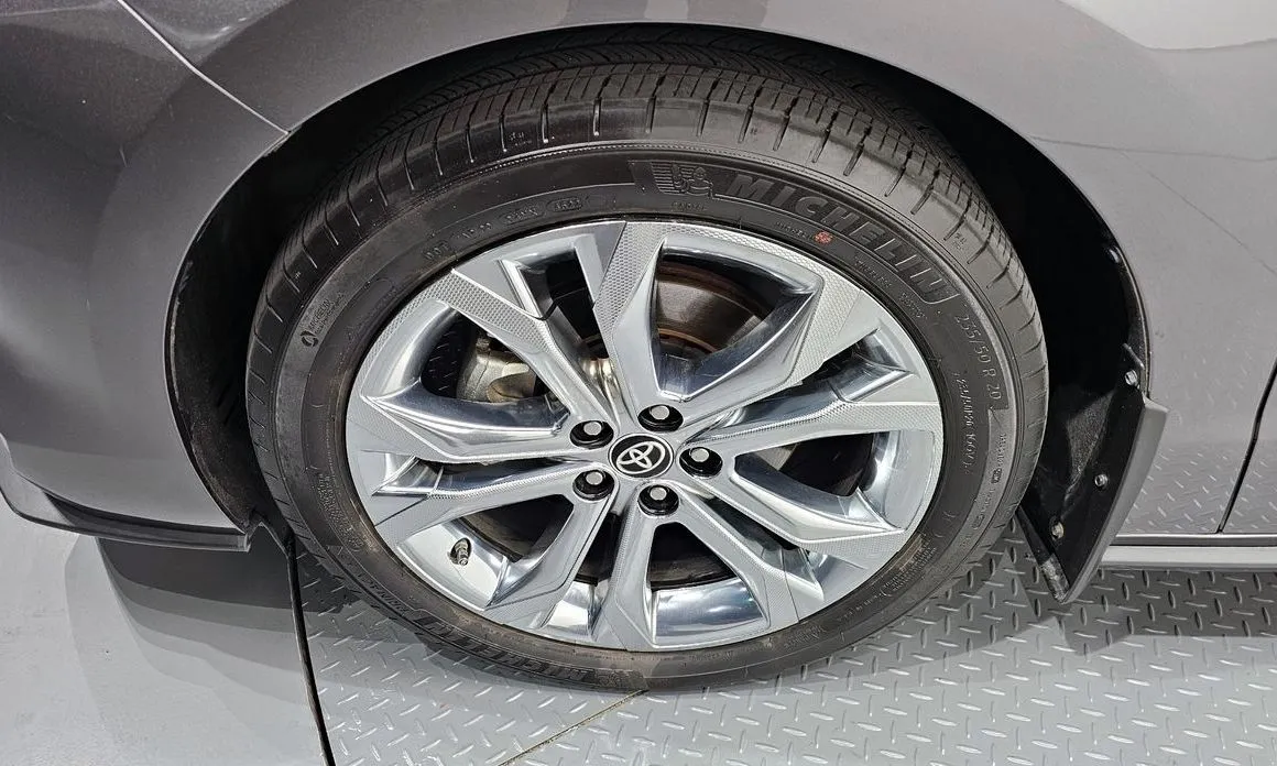 Toyota Sienna 2023 из KR, фото 2