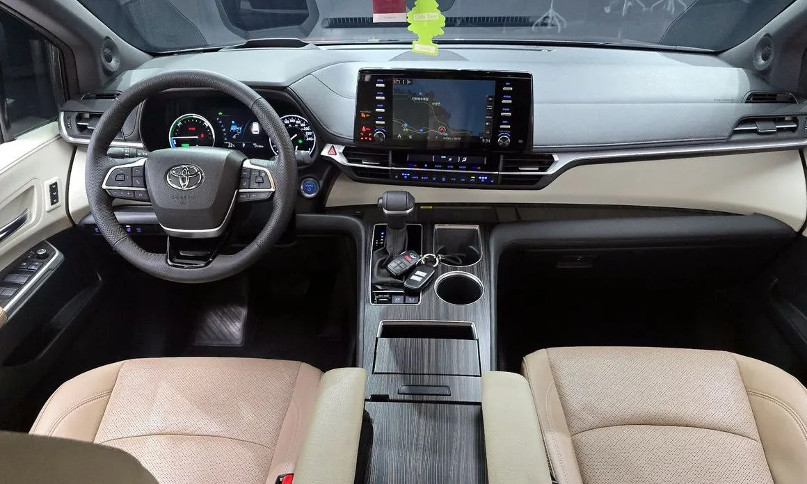 Toyota Sienna 2023 из KR, фото 7