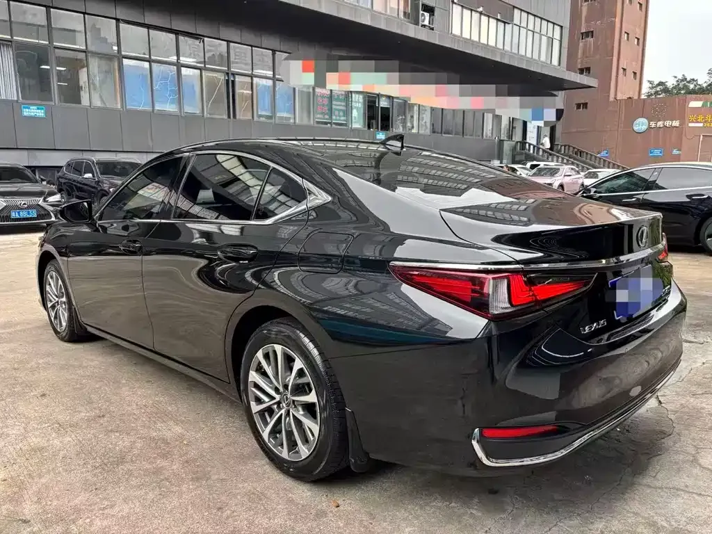 Lexus ES — фото 6