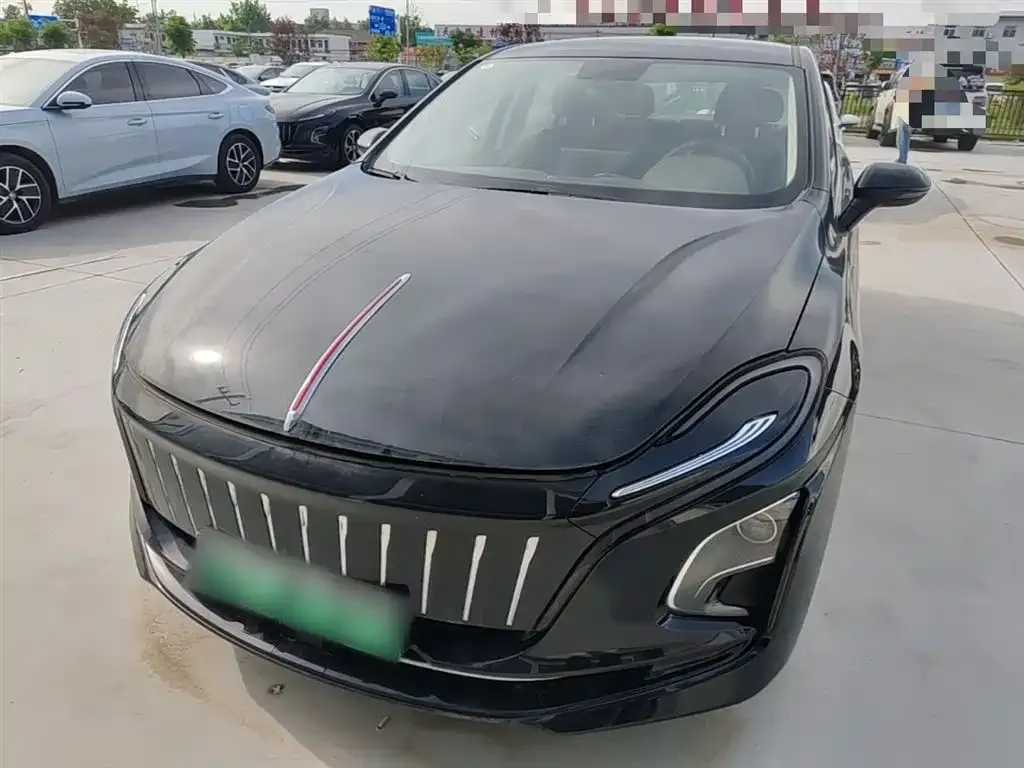 Hongqi E-QM5 — фото 3