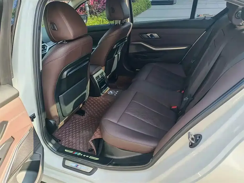 BMW 3 Series 2022 из CN, фото 2