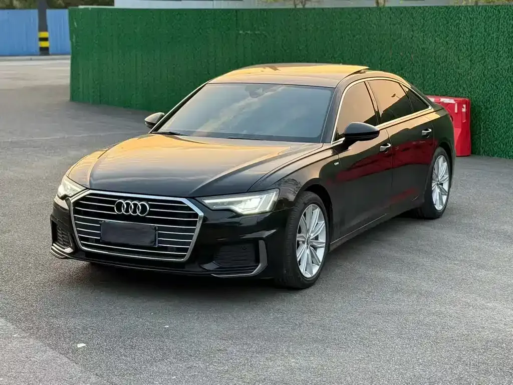 Audi A6L — фото 1