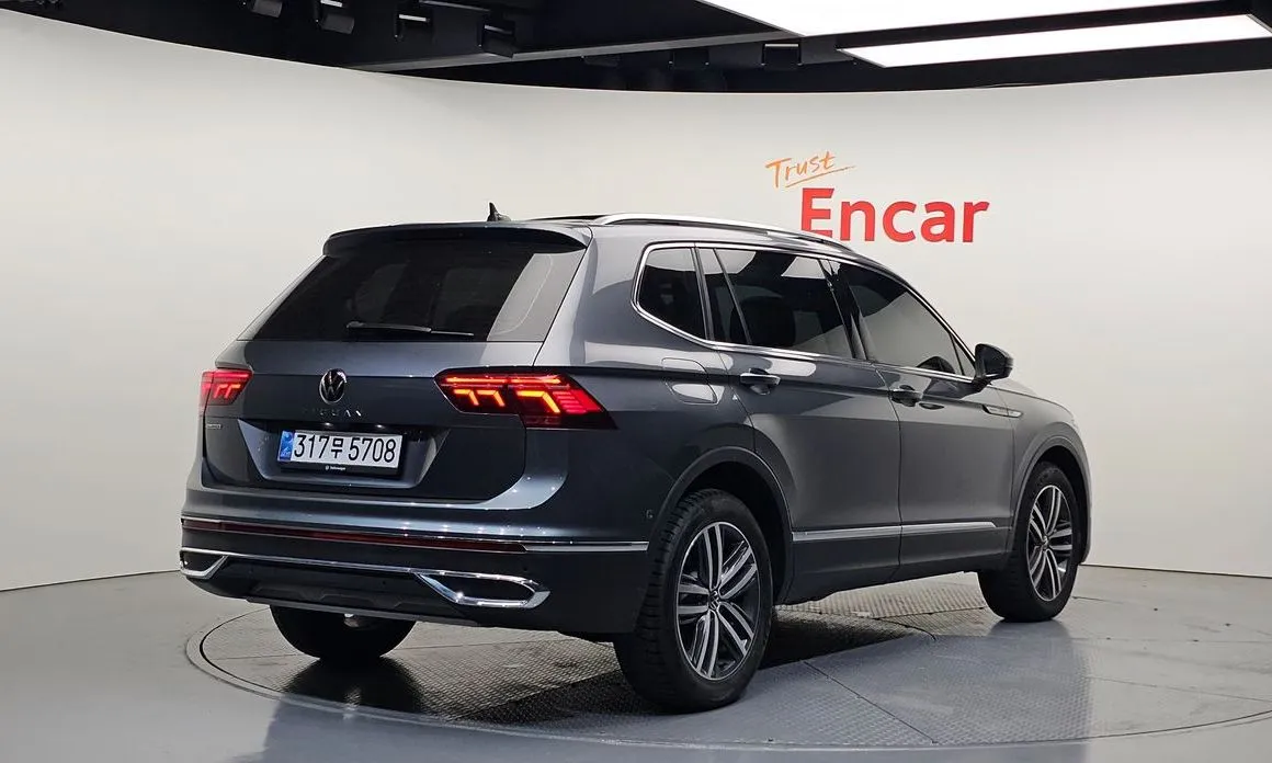 Volkswagen Tiguan — фото 7