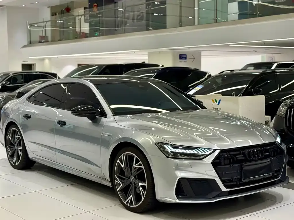 Audi A7L — фото 1
