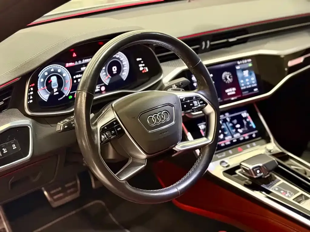 Audi A7L — фото 8