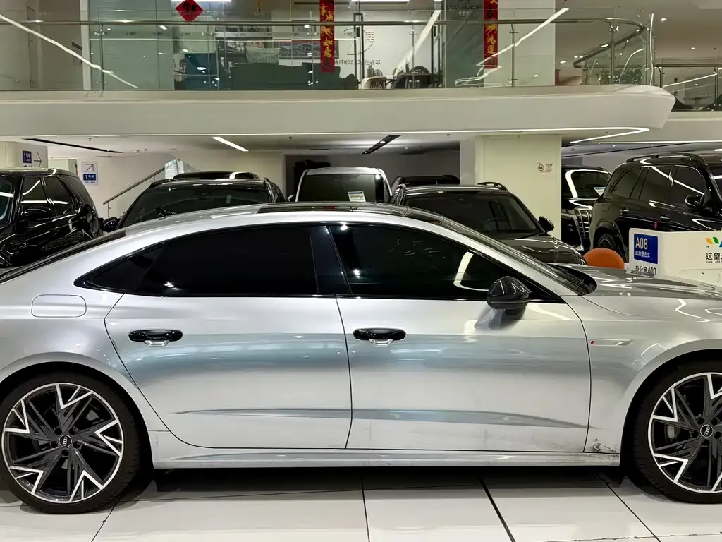 Audi A7L — фото 6