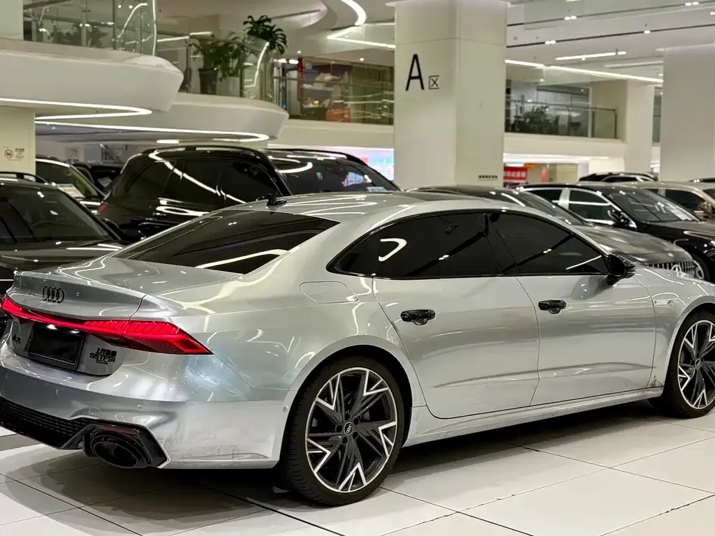 Audi A7L — фото 10