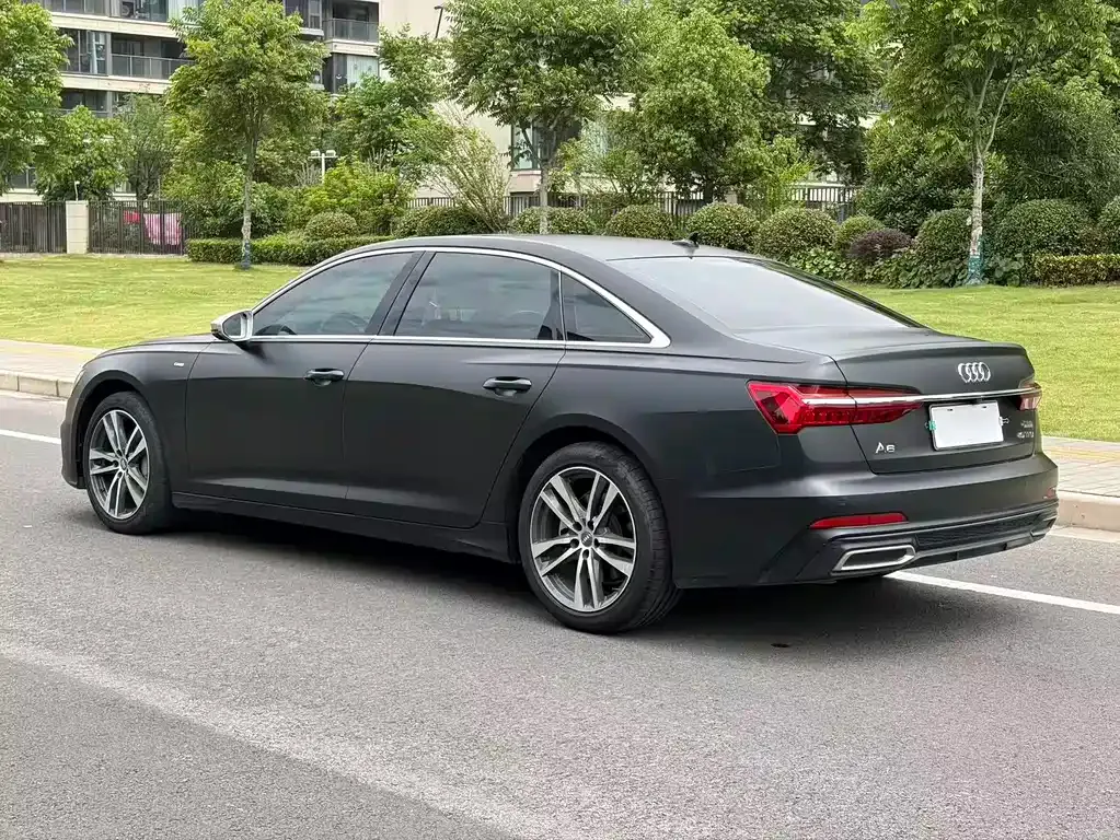 Audi A6L — фото 8