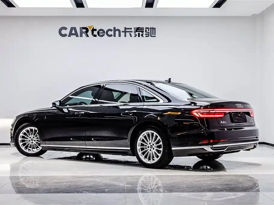 Audi A8 — фото 9