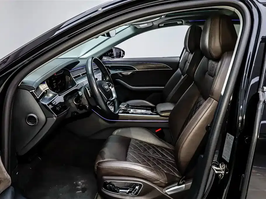Audi A8 — фото 10