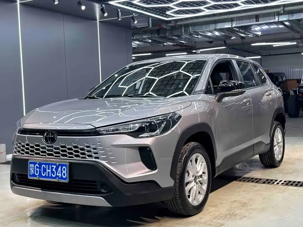Toyota Corolla Cross — фото 1