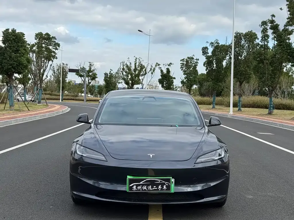 Tesla Model 3 — фото 8