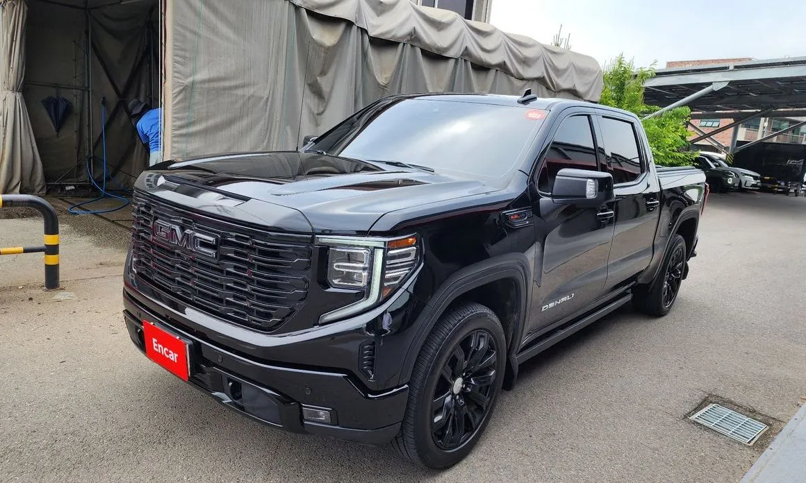 GMC Sierra — фото 1