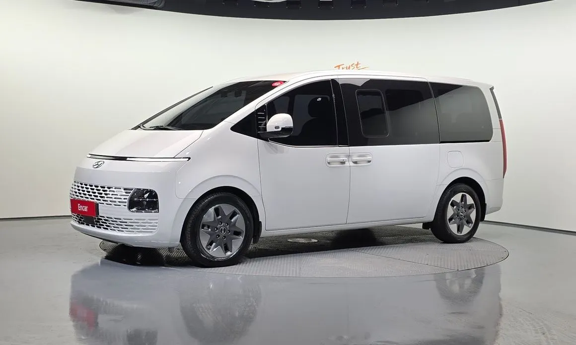 Hyundai Staria