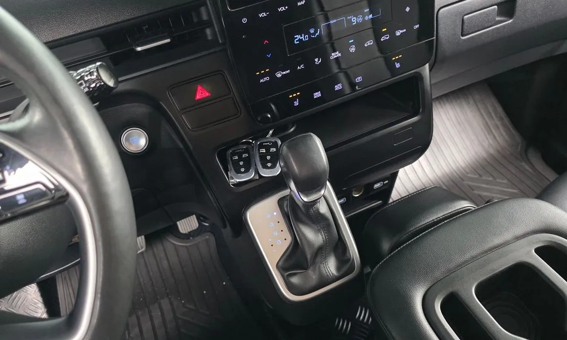 Hyundai Staria 2023 из KR, фото 10