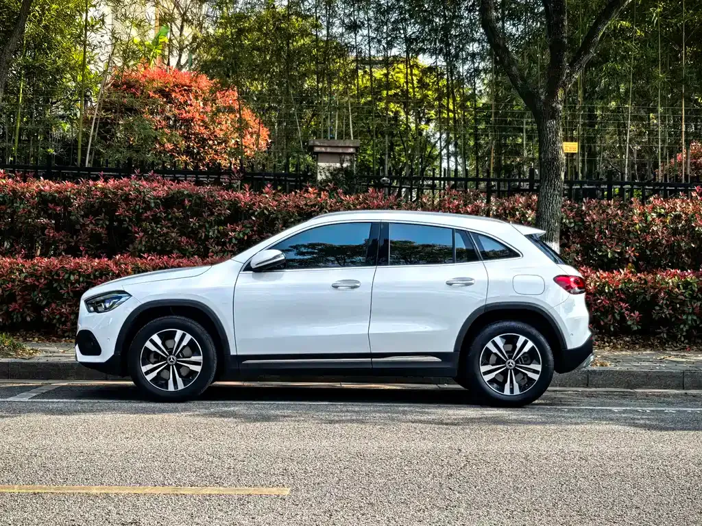 Mercedes-Benz GLA — фото 10
