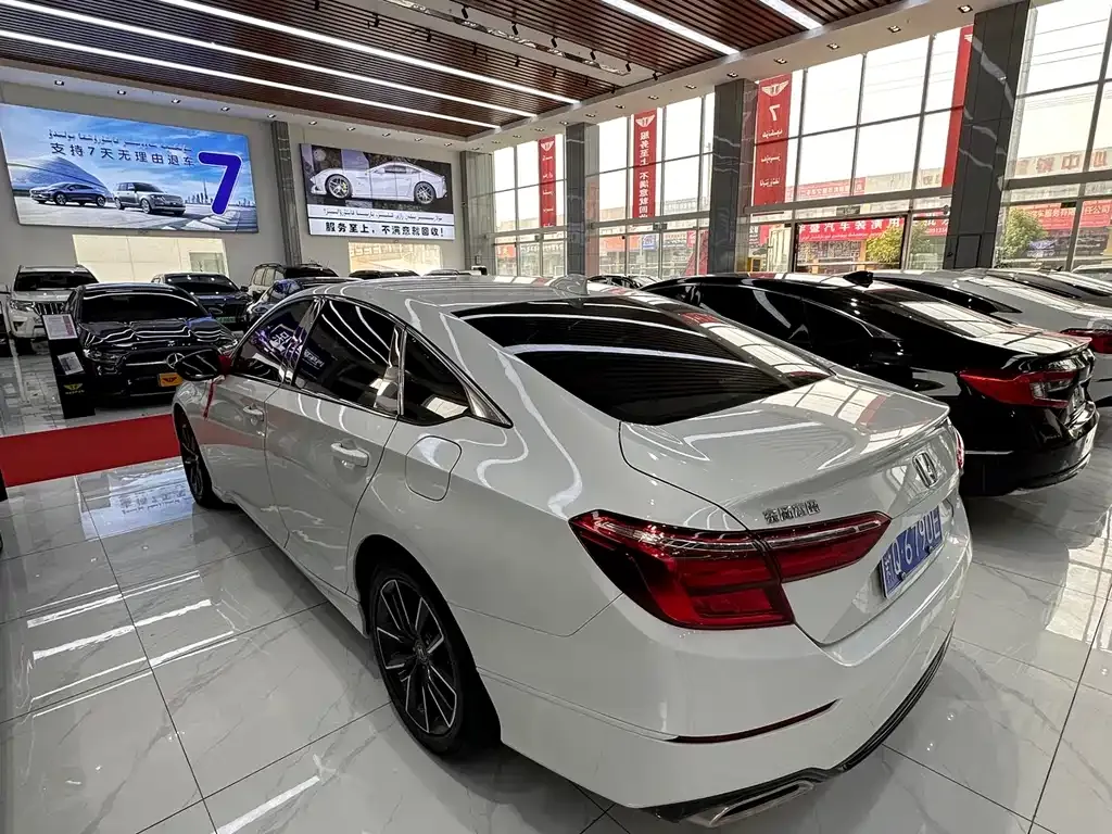 Honda Inspire — фото 10