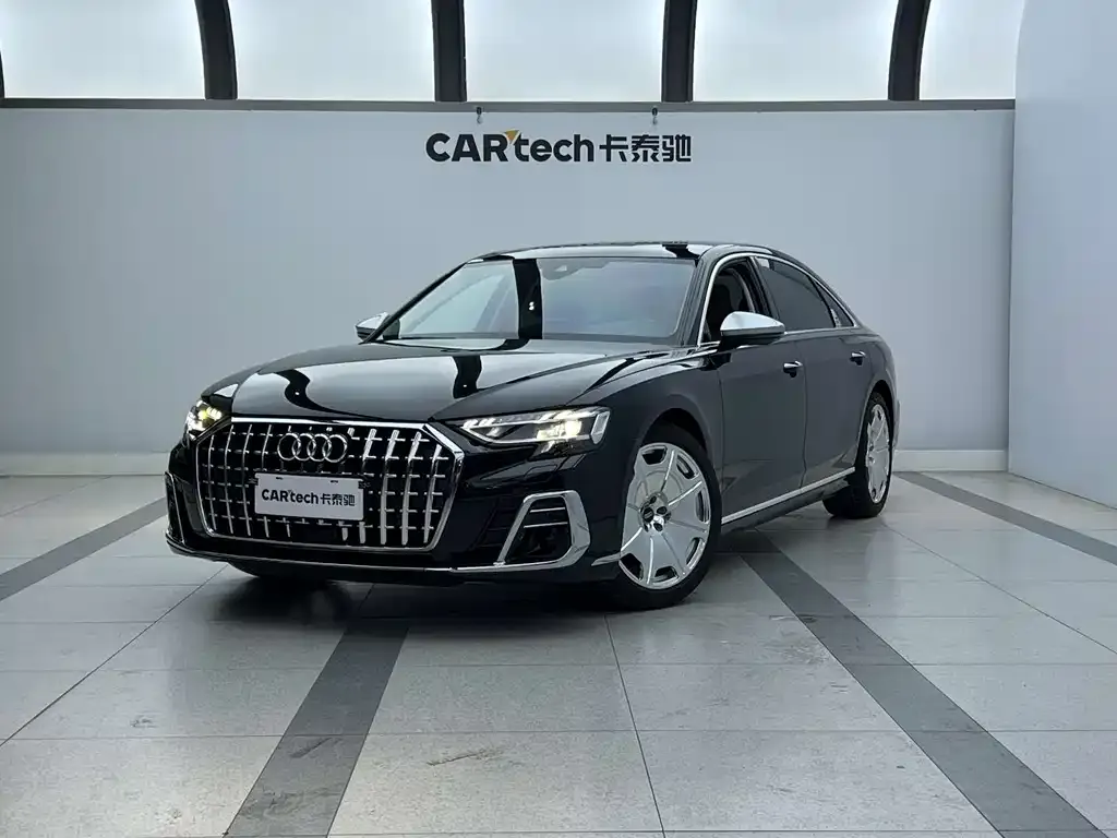 Audi A8 — фото 1