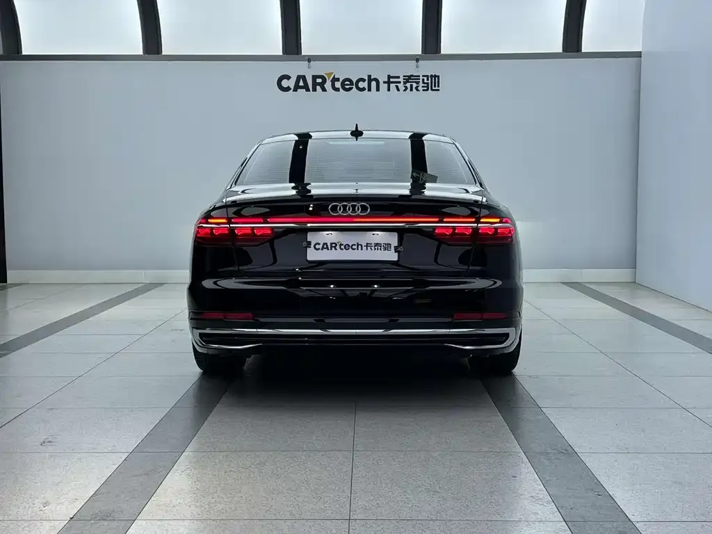 Audi A8 — фото 8