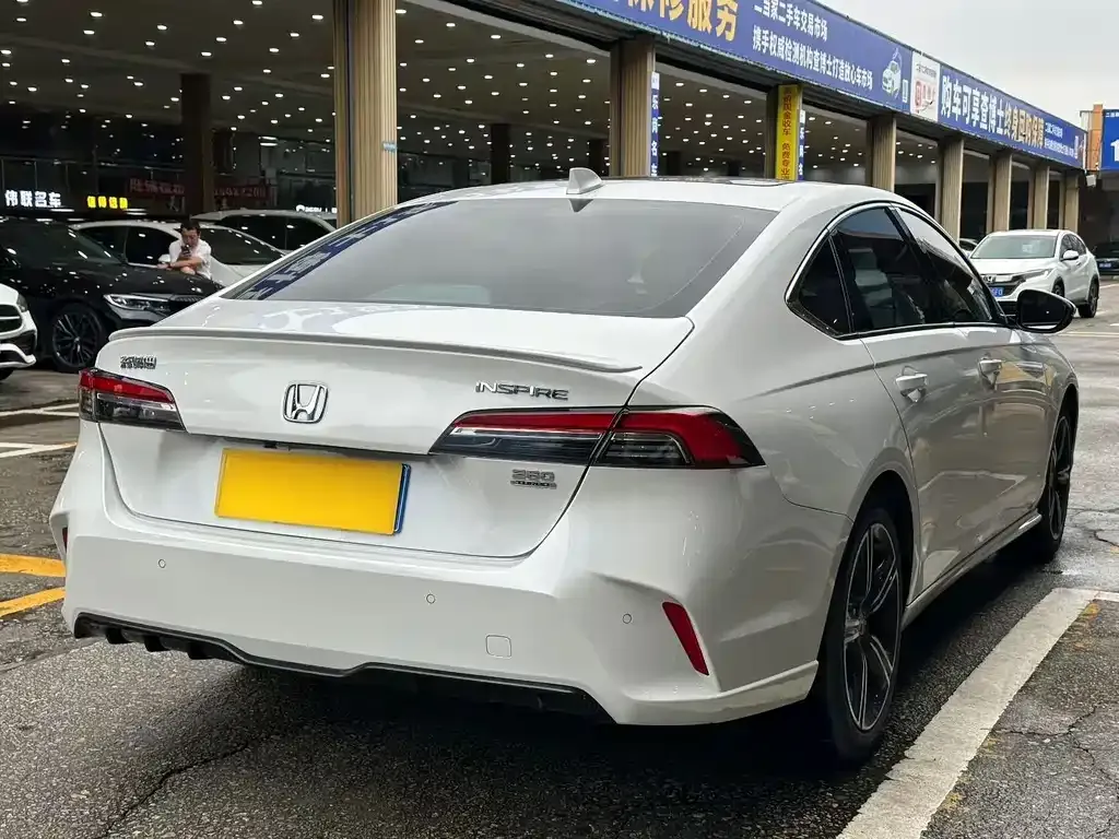 Honda Inspire — фото 2