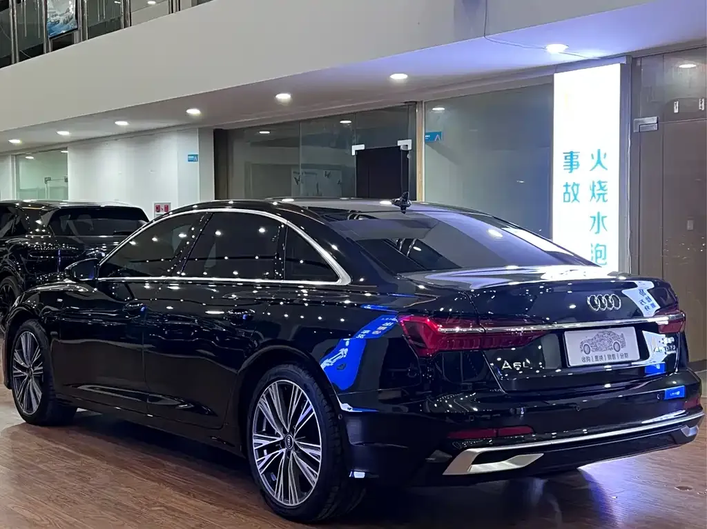 Audi A6L 2025 из CN, фото 5