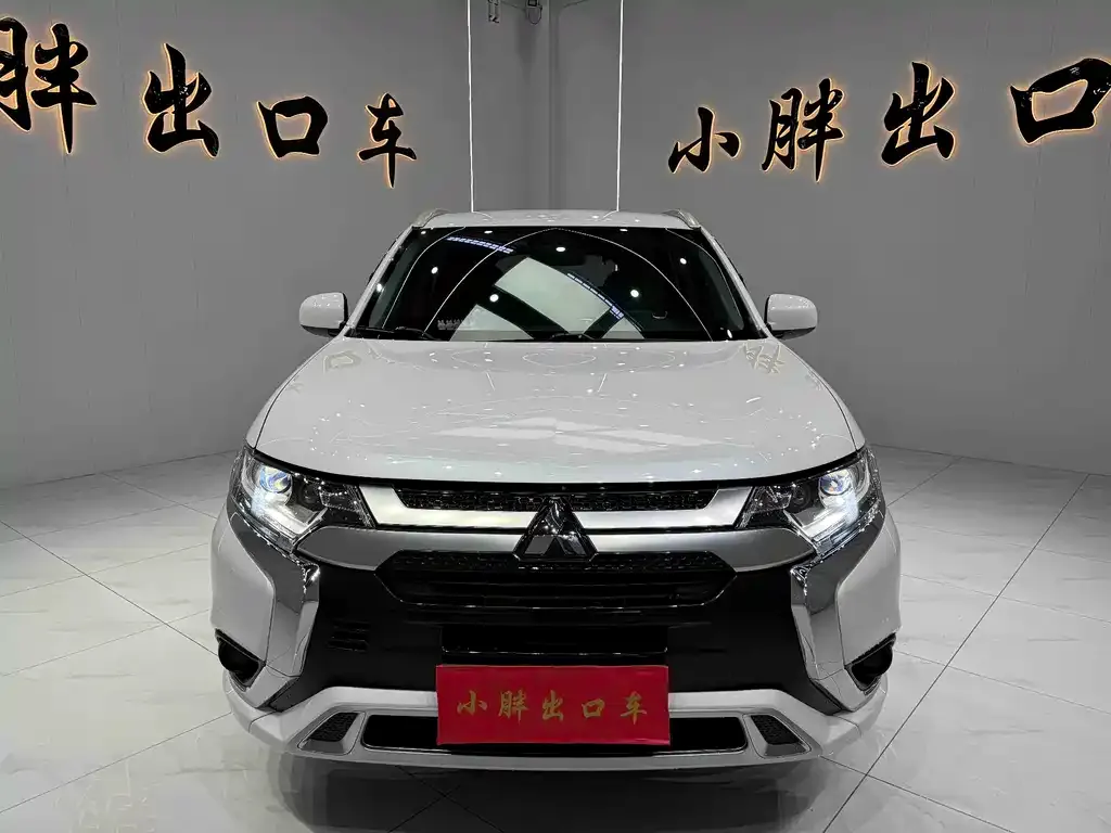 Mitsubishi Outlander 2023 из CN, фото 4