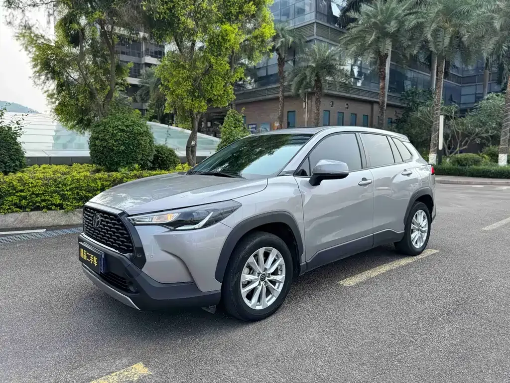 Toyota Corolla Cross — фото 1