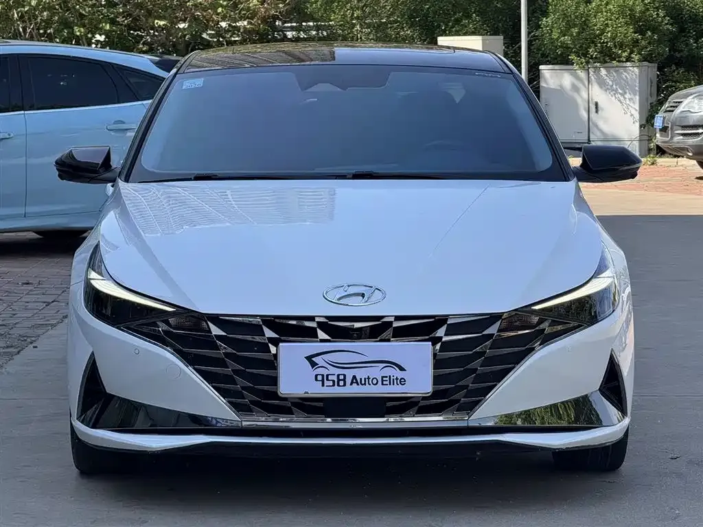 Hyundai Elantra — фото 9