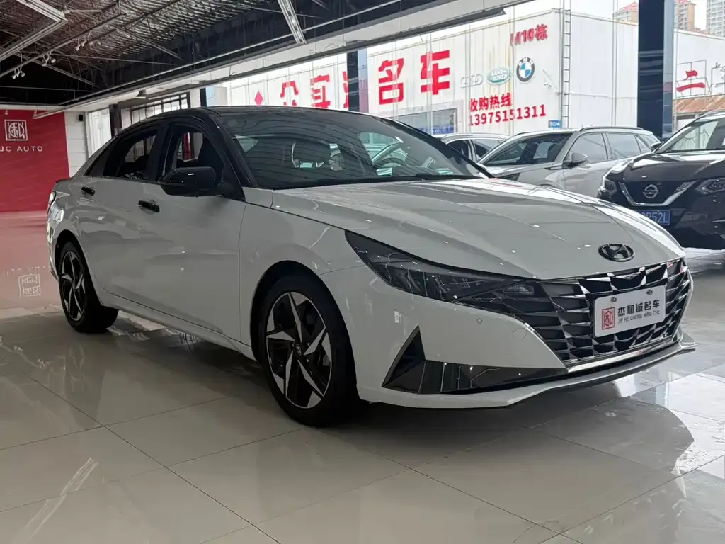 Hyundai Elantra — фото 4