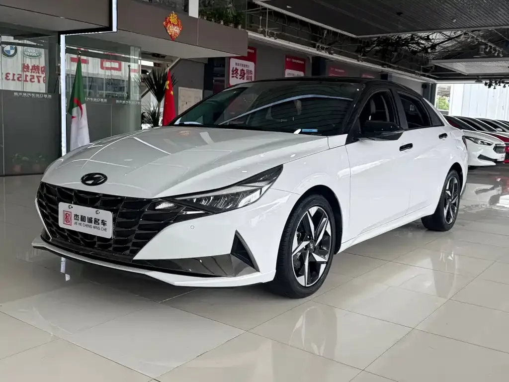Hyundai Elantra — фото 6
