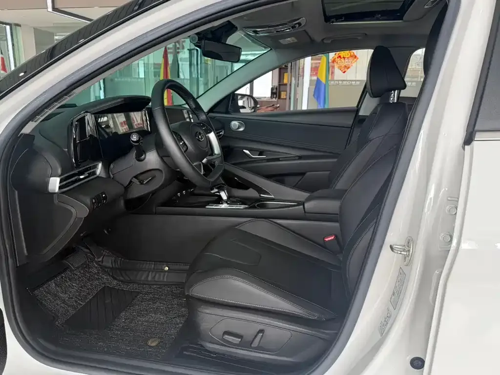 Hyundai Elantra — фото 9