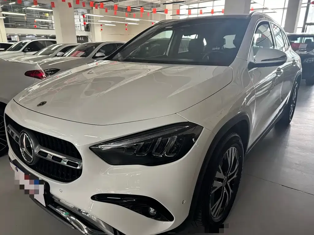 Mercedes-Benz GLA — фото 1