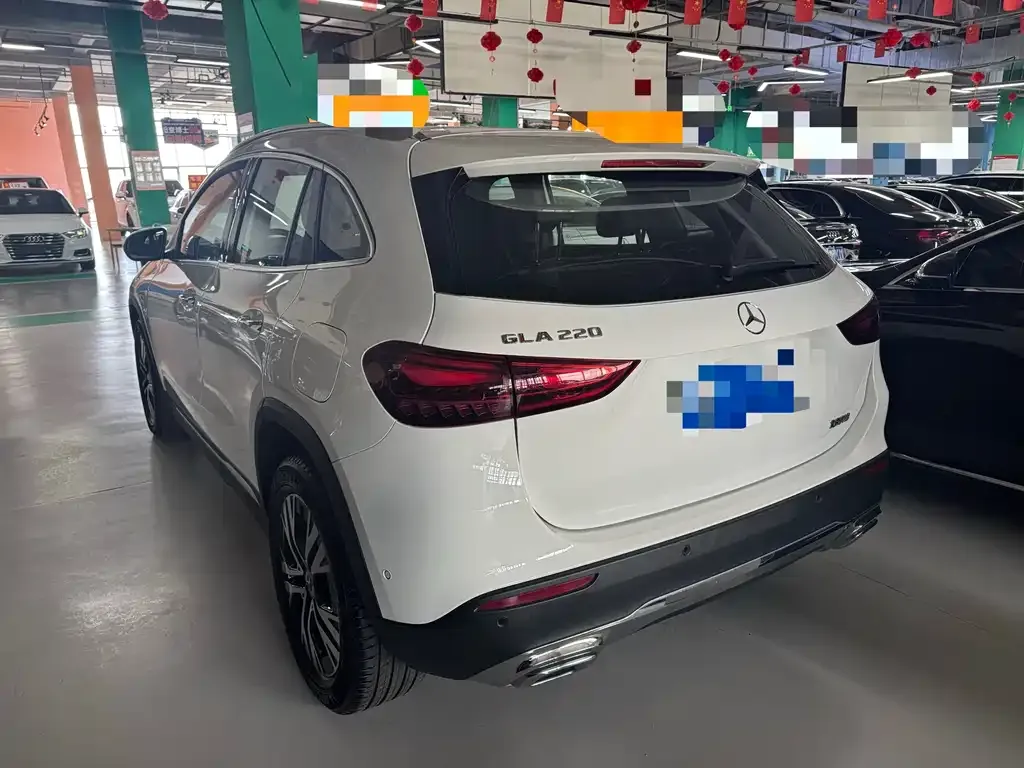 Mercedes-Benz GLA — фото 10
