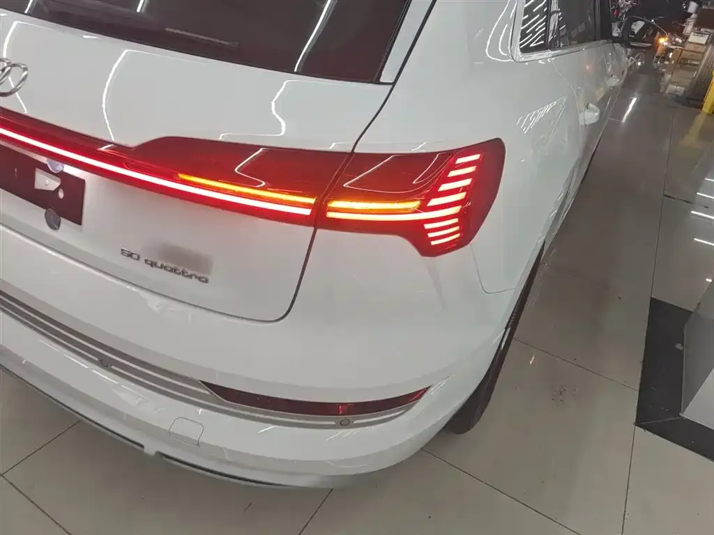 Audi e-tron 2025 из CN, фото 10
