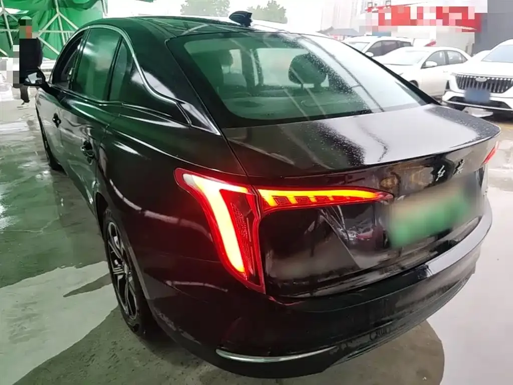 Hongqi E-QM5 — фото 10