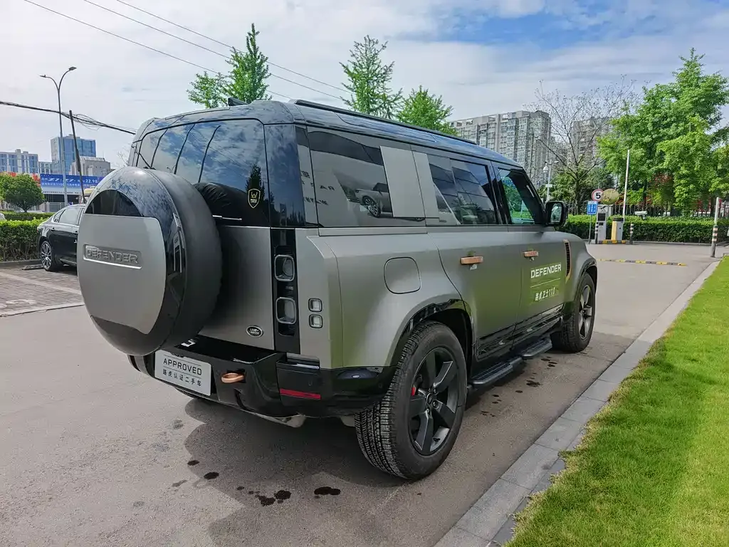 Land Rover Defender — фото 10