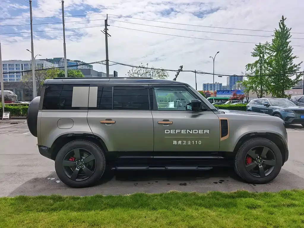 Land Rover Defender — фото 6
